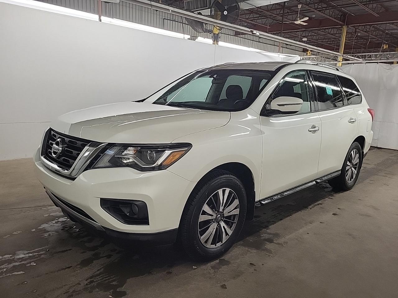 2017 Nissan Pathfinder SV