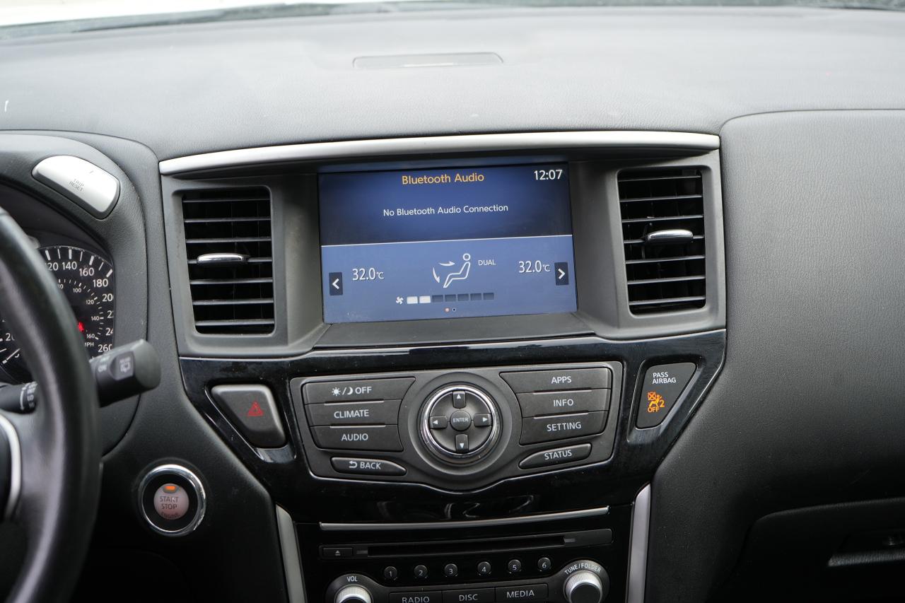 2017 Nissan Pathfinder SV Photo