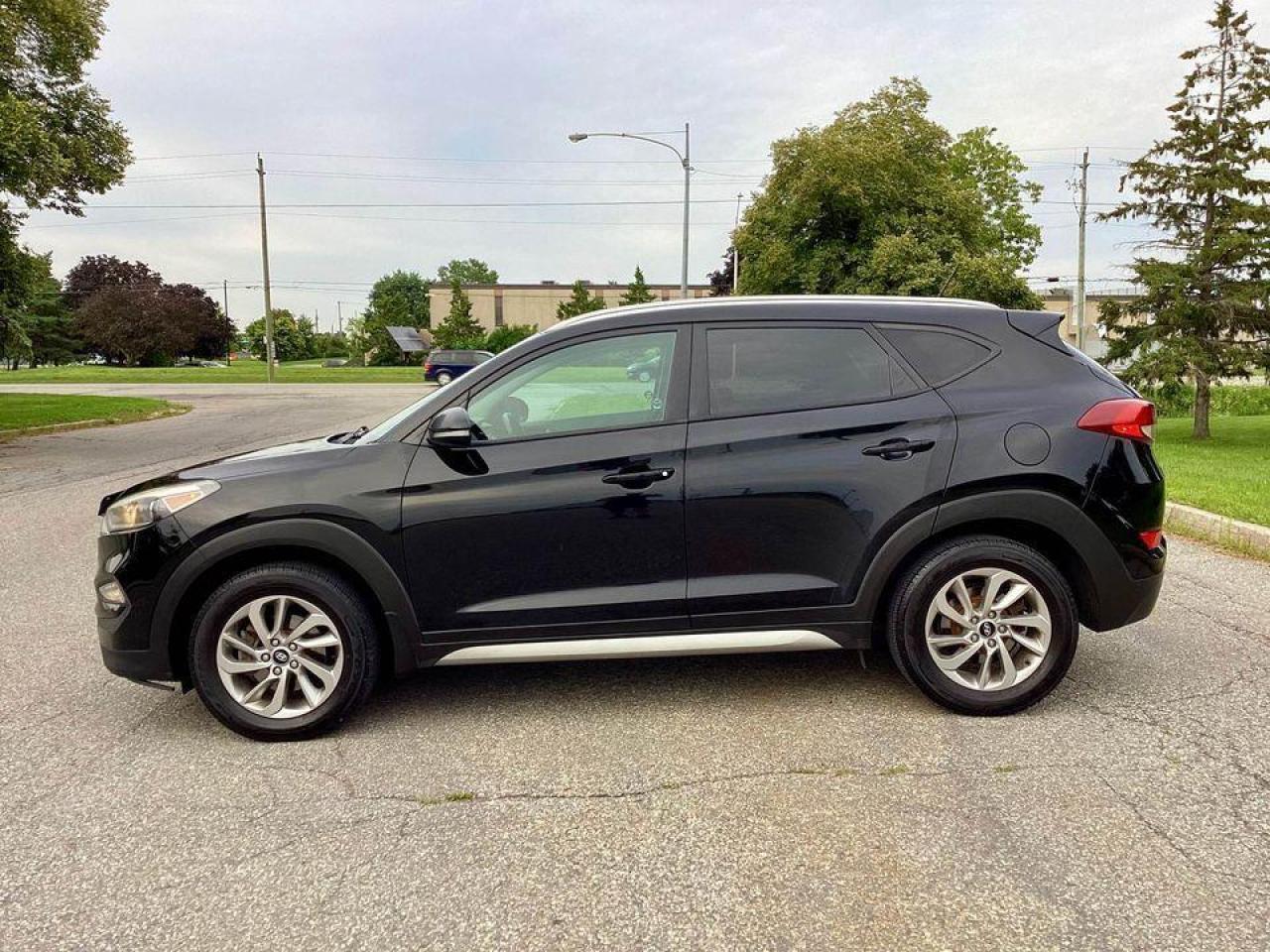 2017 Hyundai Tucson 2.0L AWD- Certified Photo3