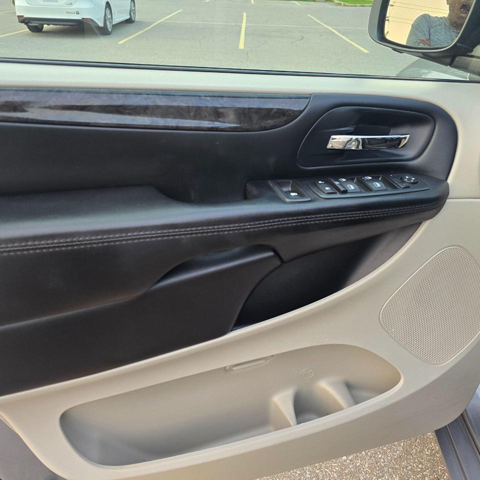 2014 Dodge Grand Caravan SXT - Photo #9