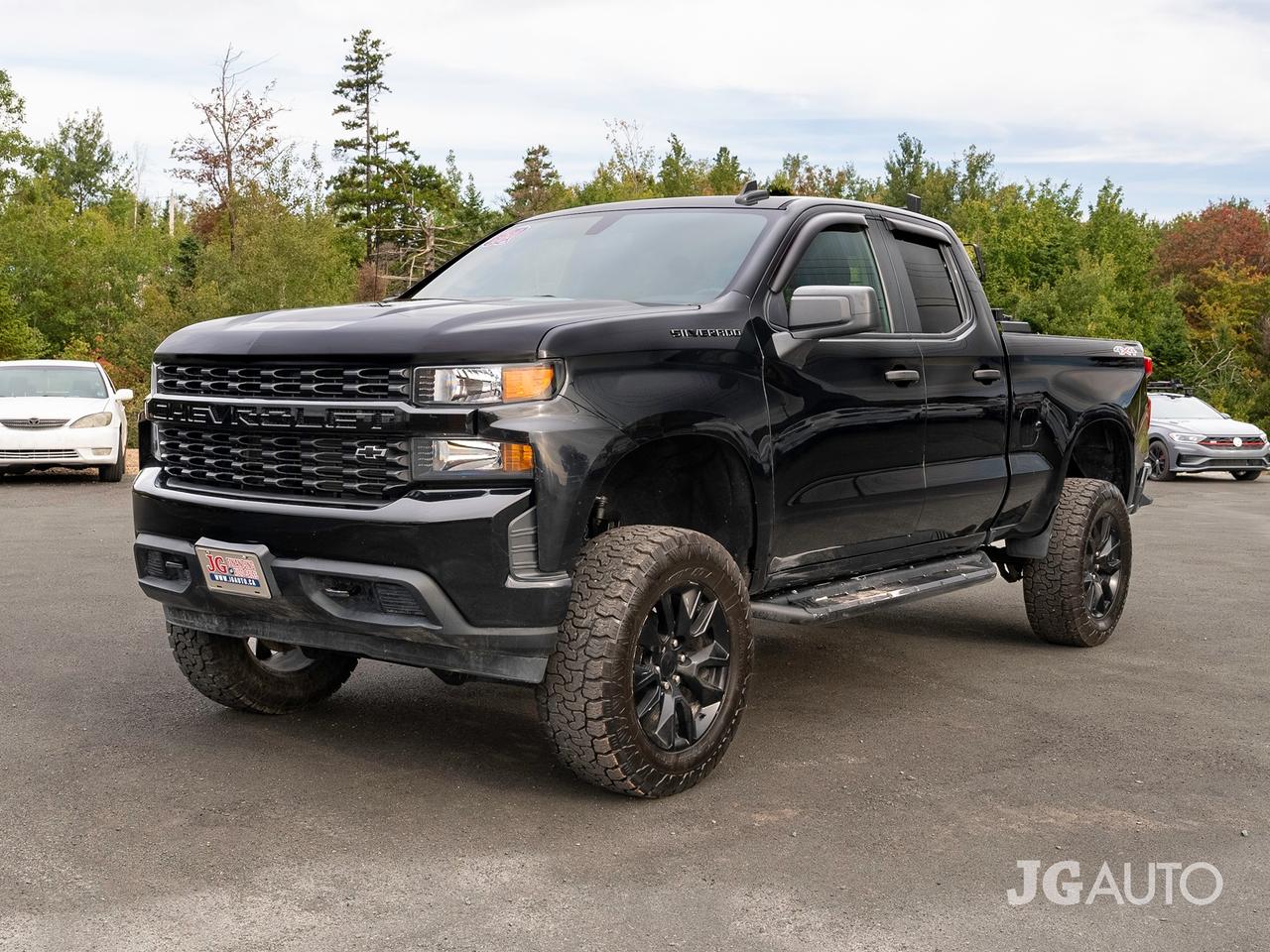 2020 Chevrolet Silverado 1500 4WD Double Cab 147" Custom