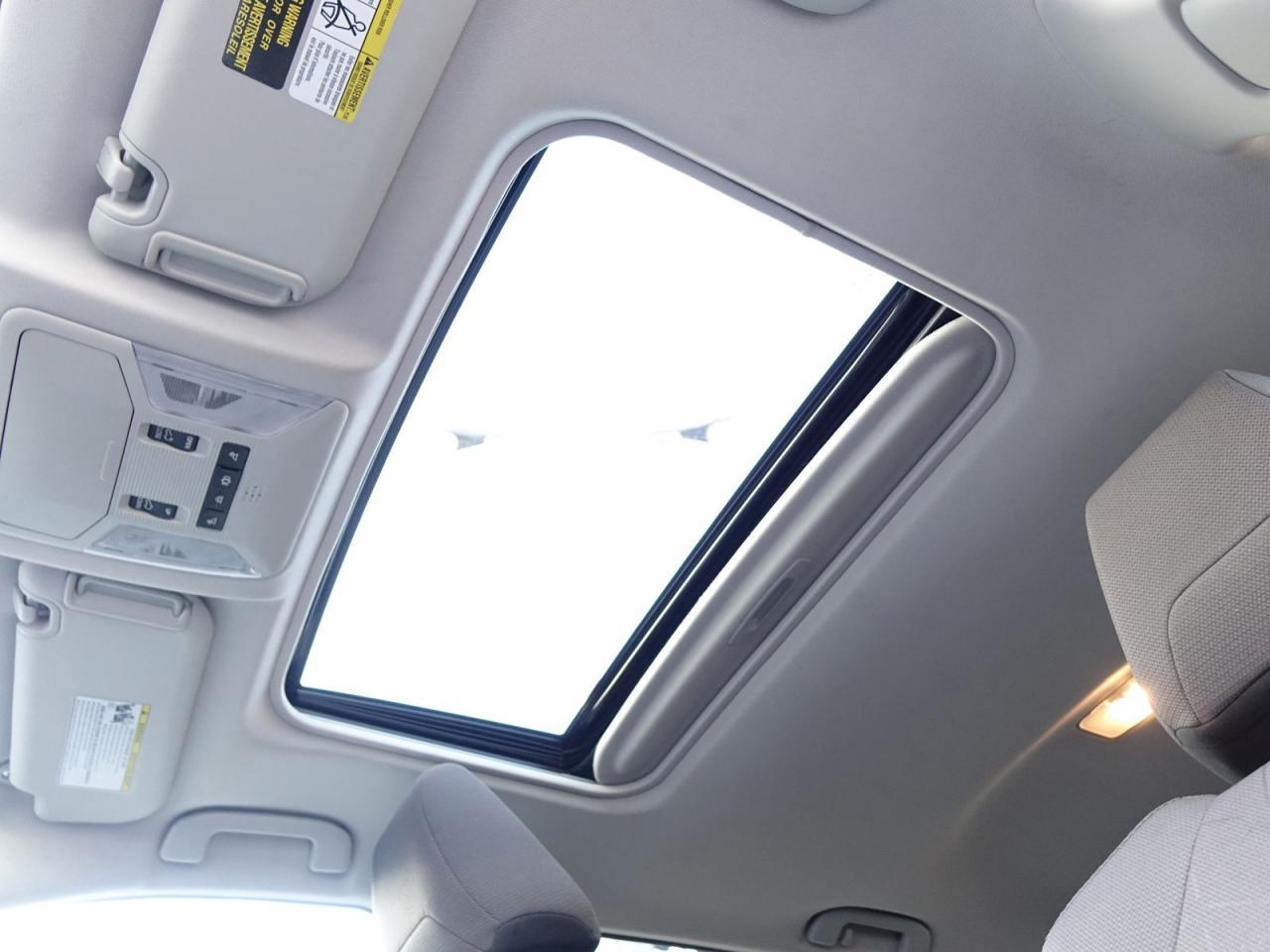 2019 Toyota RAV4 XLE AWD - Photo #8