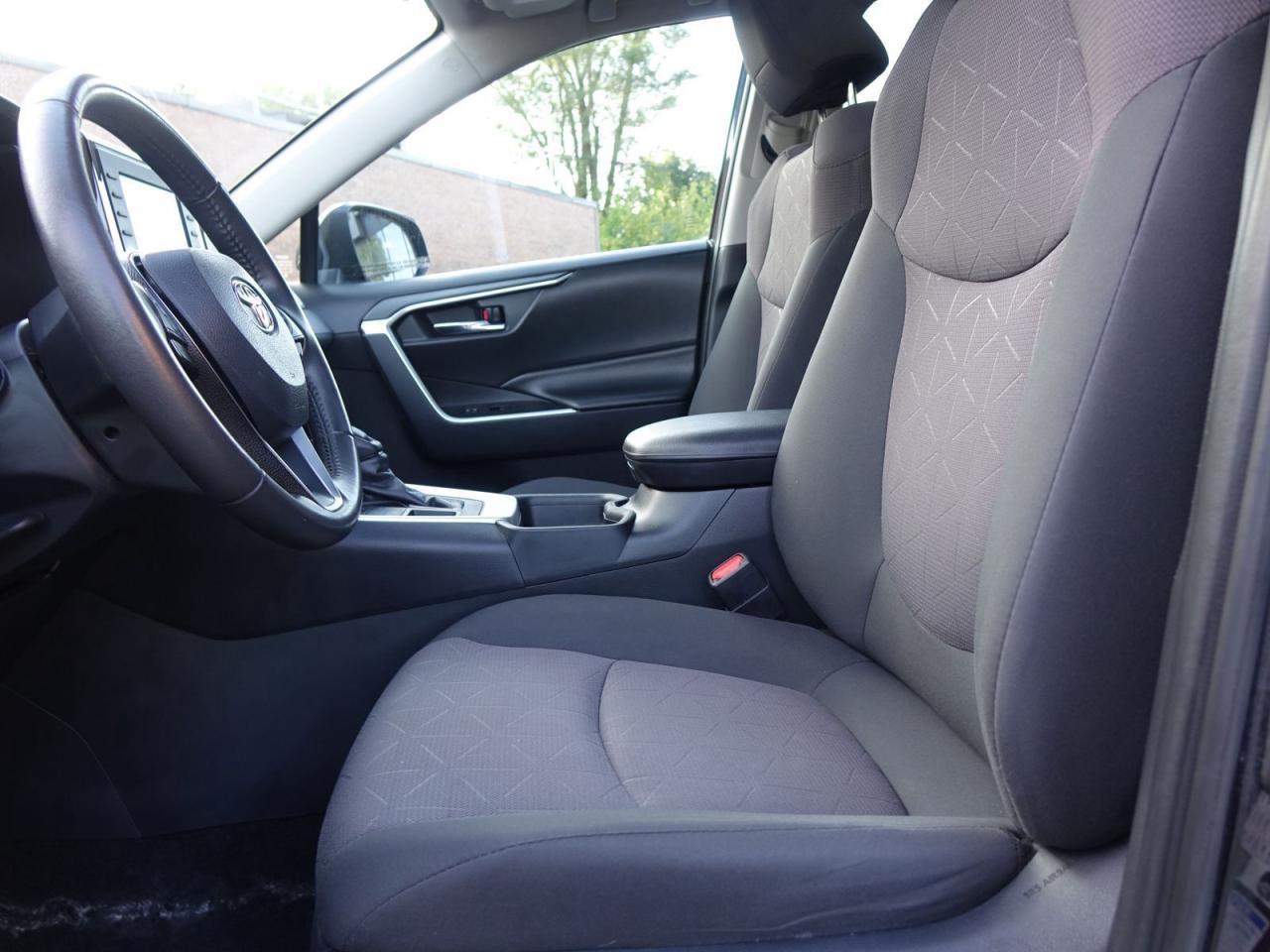 2019 Toyota RAV4 XLE AWD - Photo #9