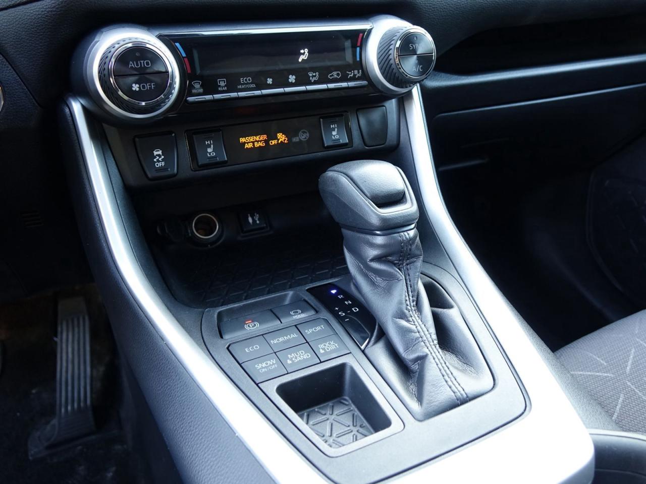 2019 Toyota RAV4 XLE AWD - Photo #17