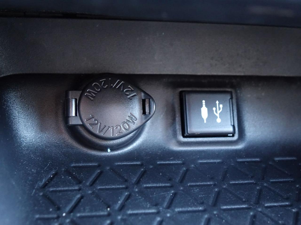 2019 Toyota RAV4 XLE AWD - Photo #19