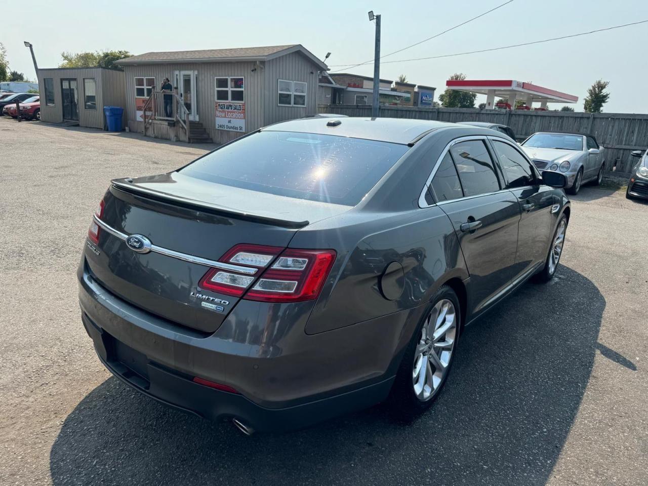 2016 Ford Taurus LIMITED, AWD, LEATHER, NAVI, 2SET WHEELS, CERT - Photo #5