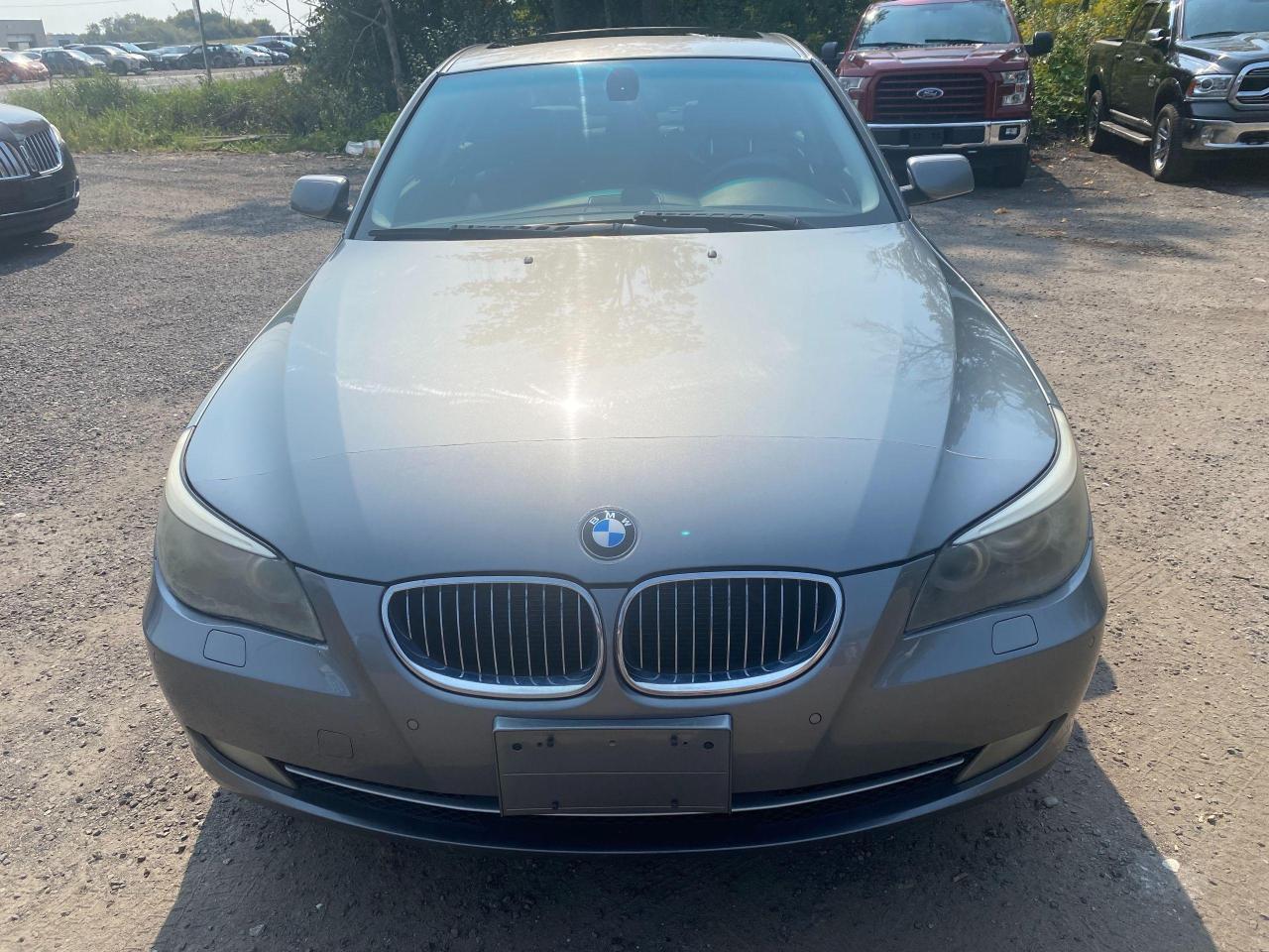 2008 BMW 5 Series xi - Photo #2