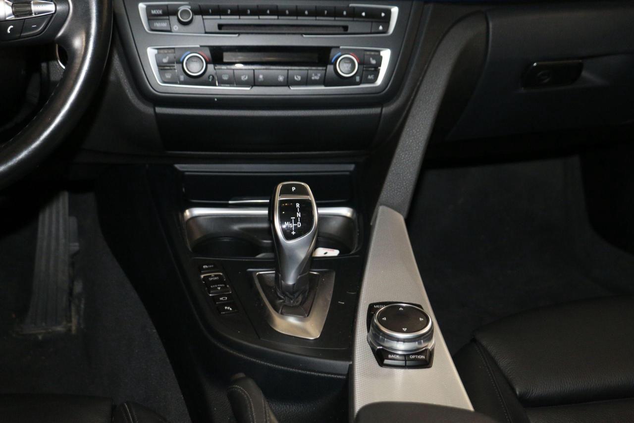 2015 BMW 3 Series 335i xDrive - M PKG|BLINDSPOT|LANEKEEP|SUNROOF|NAV - Photo #17