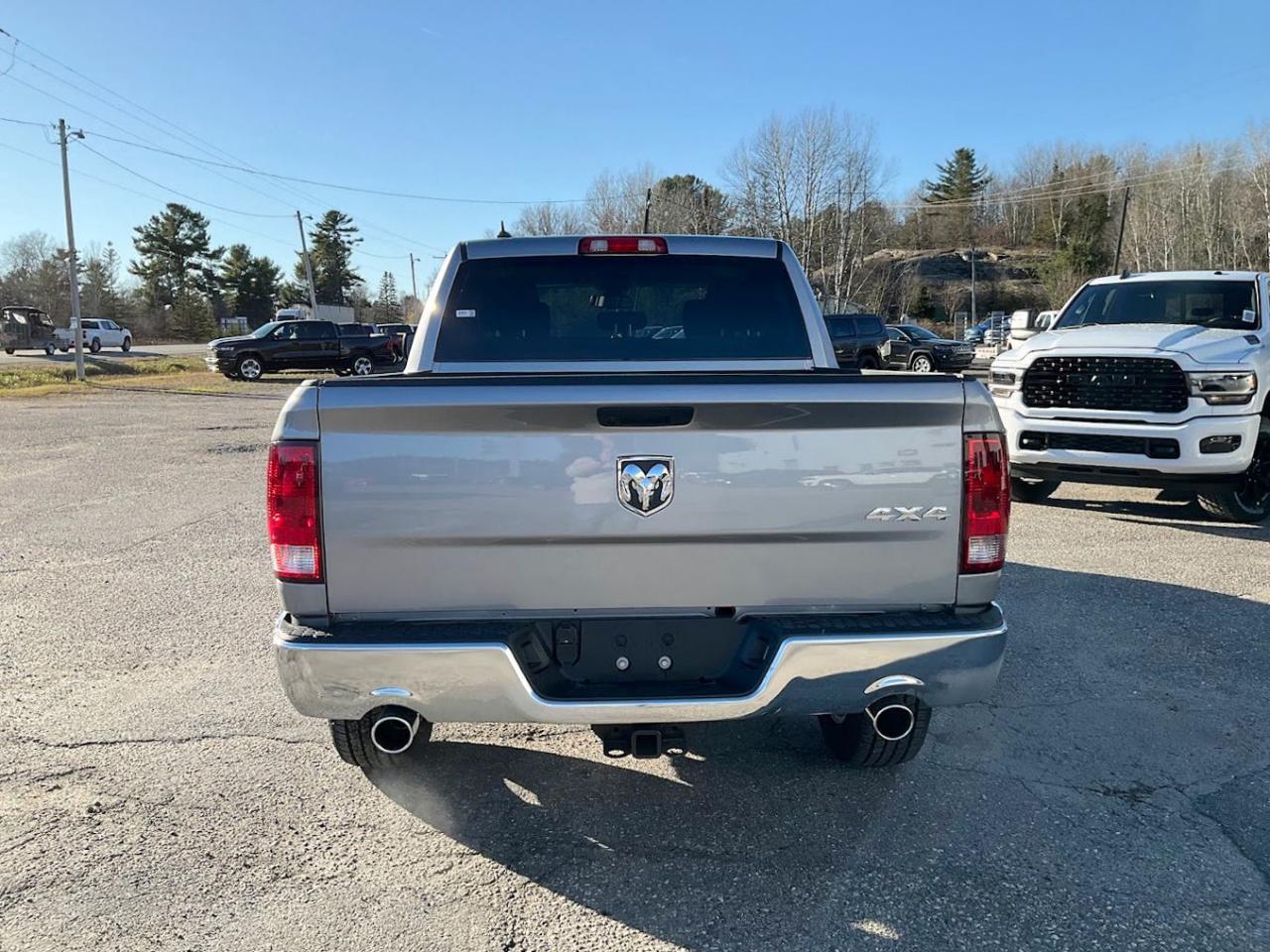 2024 RAM 1500 Classic TRADESMAN Photo4