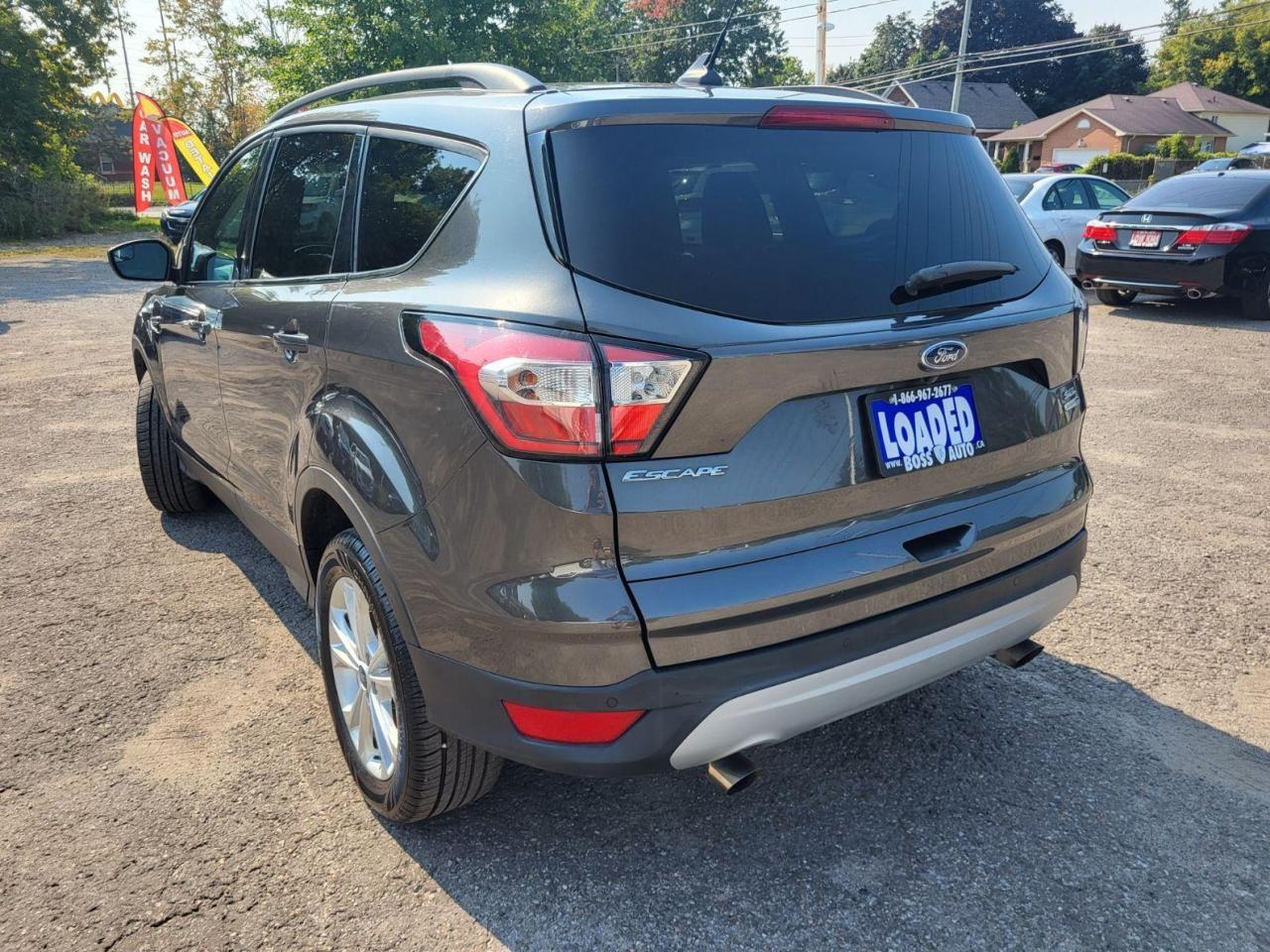 2018 Ford Escape SEL 4WD Photo2
