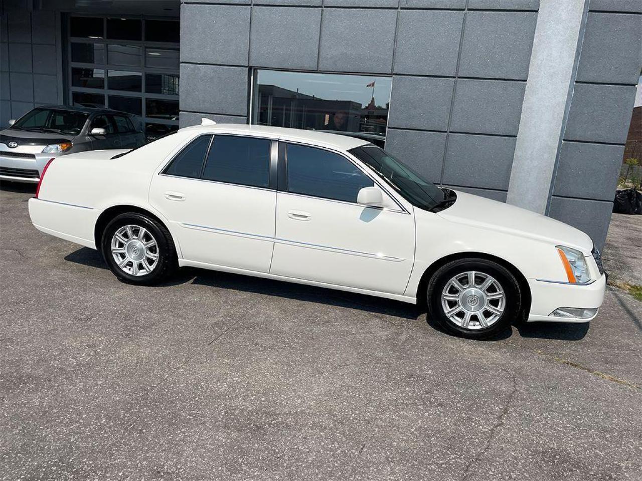 Used 2011 Cadillac DTS REARCAM | LEATHER |ALLOYS for sale in Toronto, ON