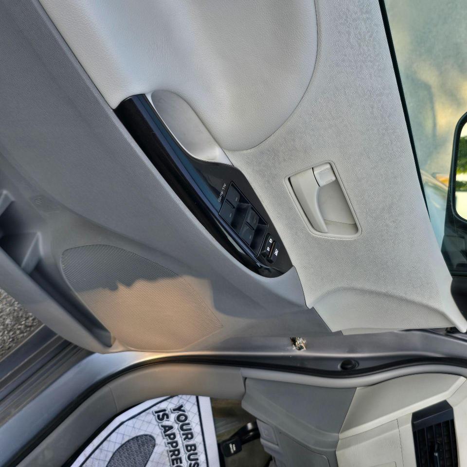 2011 Toyota Sienna 5dr V6 7-Pass FWD - Photo #17