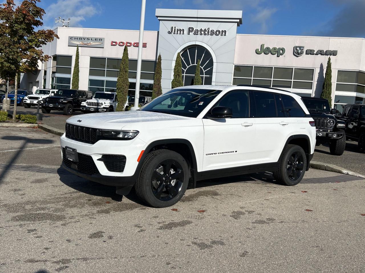 New 2024 Jeep Grand Cherokee Altitude for sale in Surrey, BC