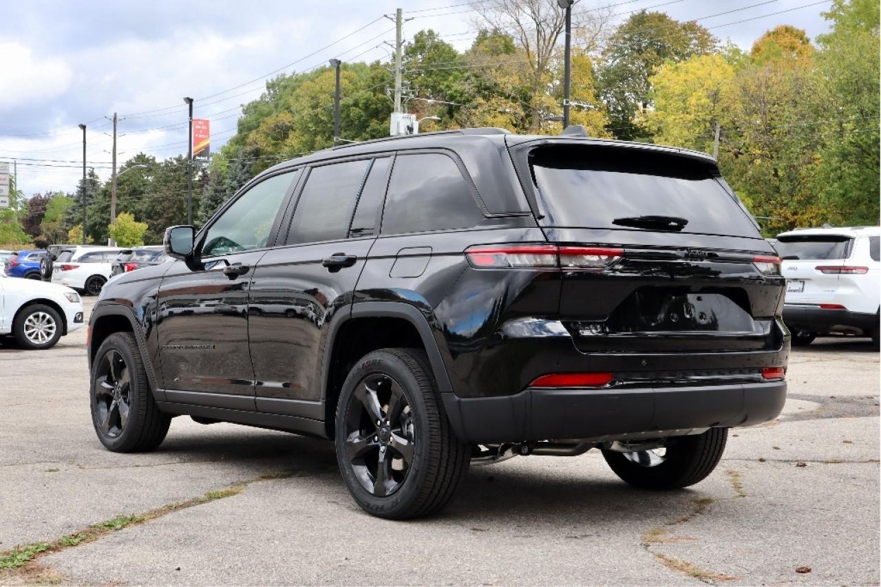 2025 Jeep Grand Cherokee Altitude 4x4 | DEMO | Photo