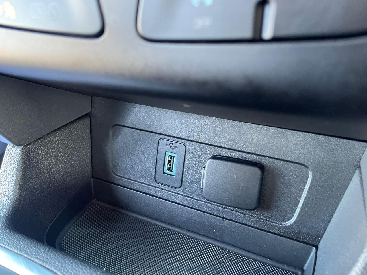 2019 Ford Escape SE 4WD NO ACCIDENT B-TOOTH CAMERA REMOTE START - Photo #13