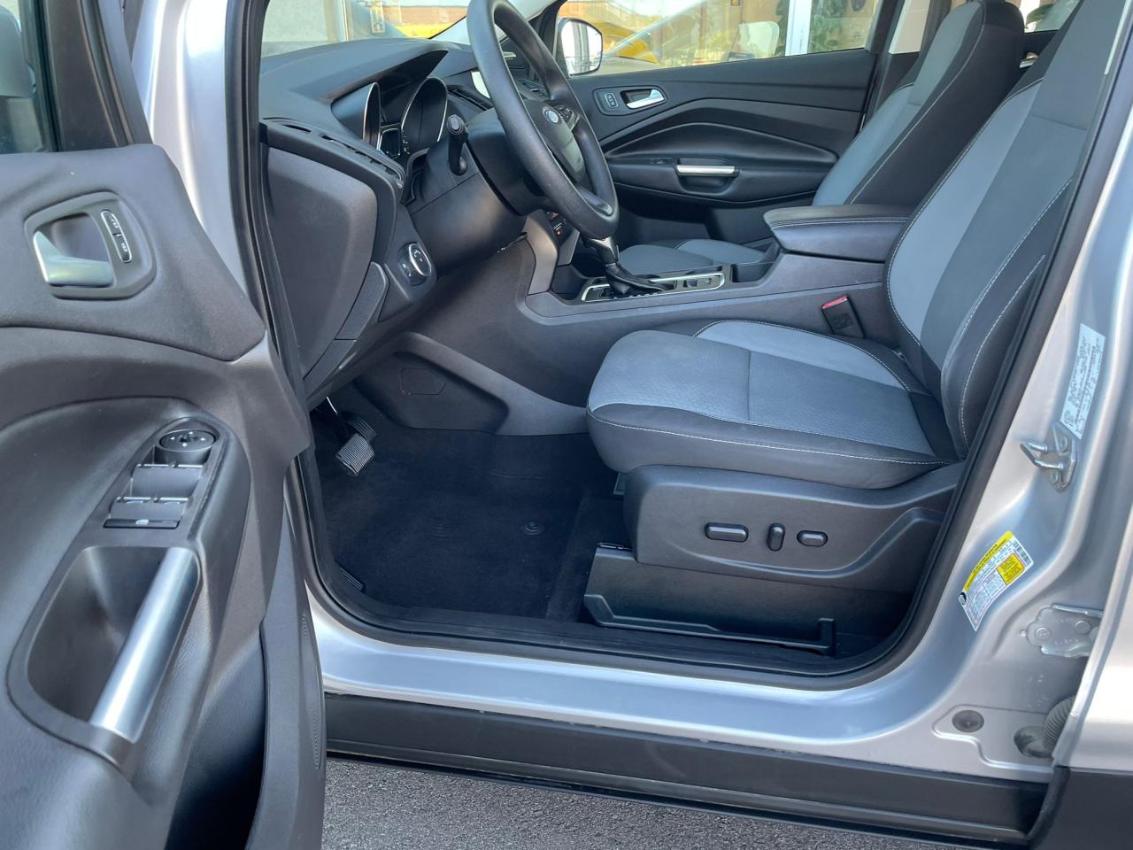 2019 Ford Escape SE 4WD NO ACCIDENT B-TOOTH CAMERA REMOTE START - Photo #19