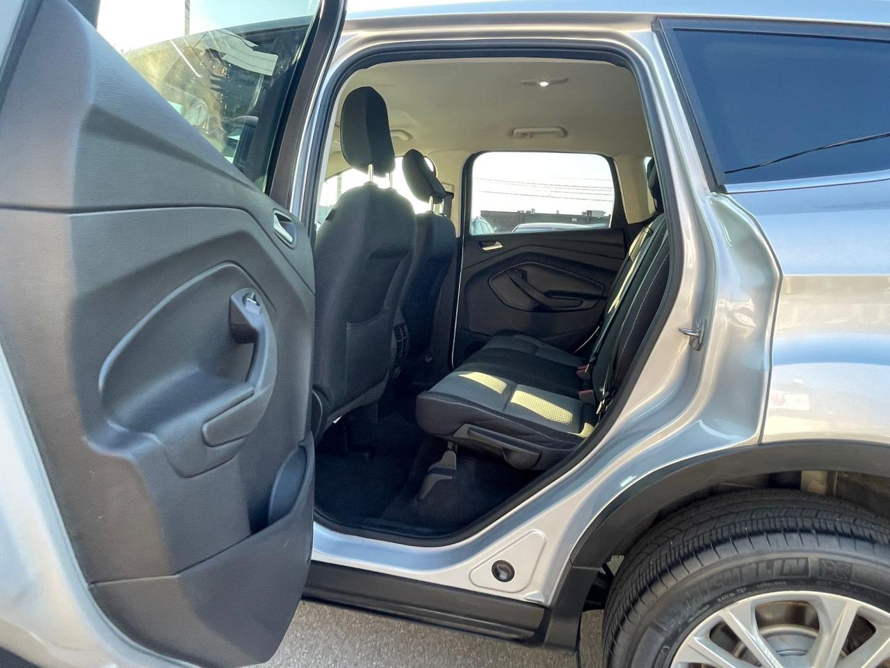 2019 Ford Escape SE 4WD NO ACCIDENT B-TOOTH CAMERA REMOTE START - Photo #30
