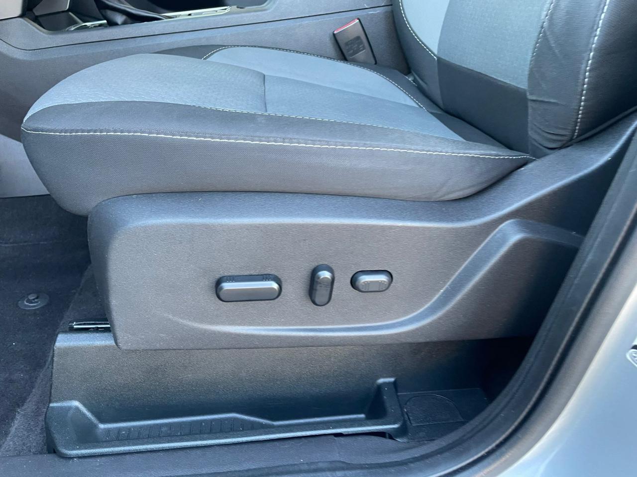 2019 Ford Escape SE 4WD NO ACCIDENT B-TOOTH CAMERA REMOTE START - Photo #18