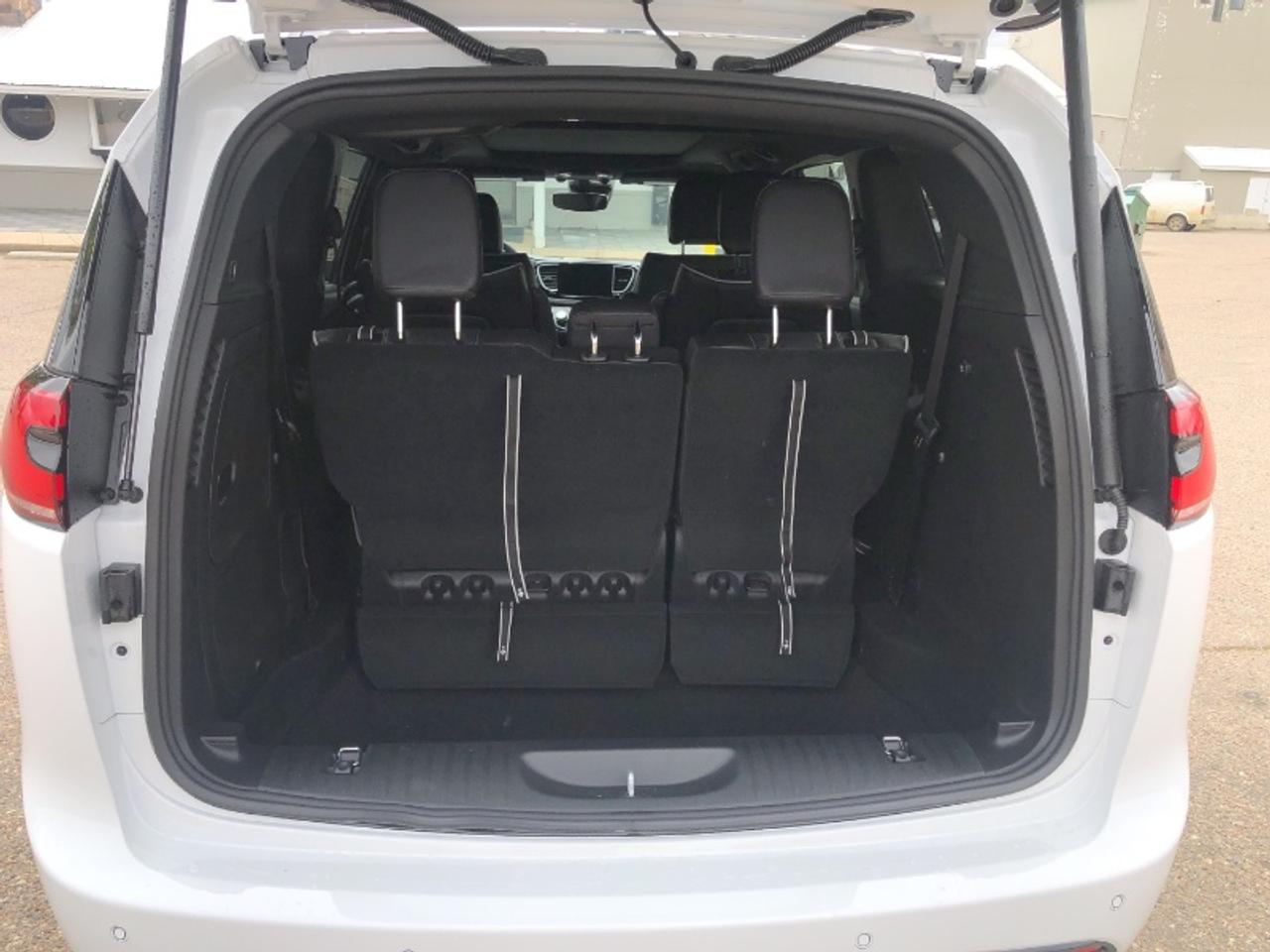 2024 Chrysler Pacifica Hybrid PREMIUM S APPEARANCE 3.6L Photo