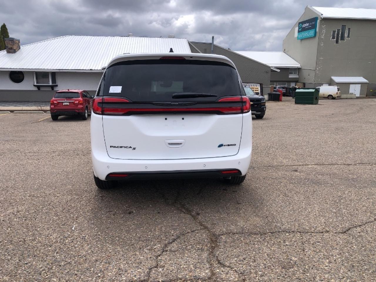 2024 Chrysler Pacifica Hybrid PREMIUM S APPEARANCE 3.6L Photo