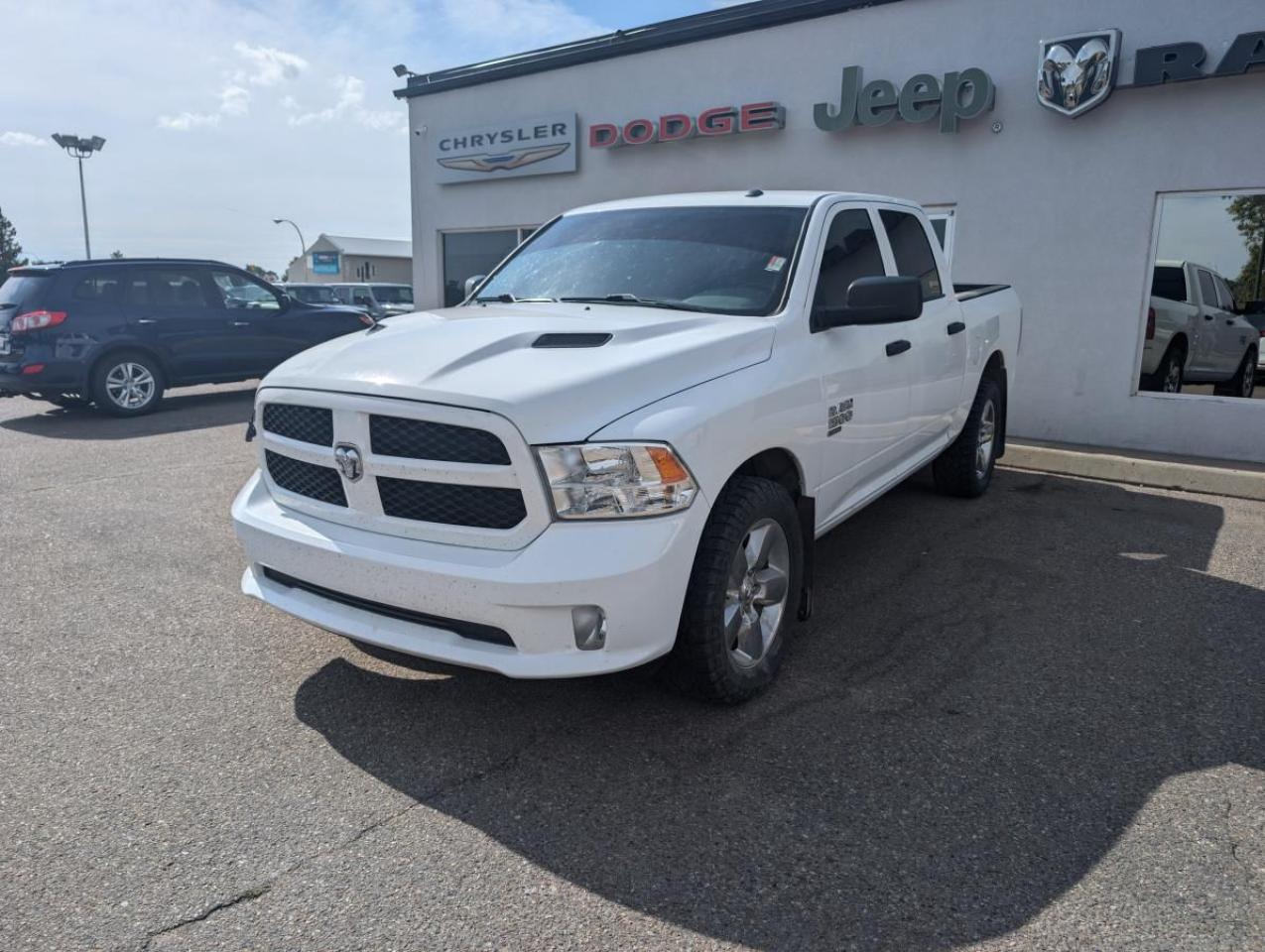 Used 2019 RAM 1500 Classic Express cabine d'équipe 4x4 caisse de 5 pi 7 po for sale in Medicine Hat, AB