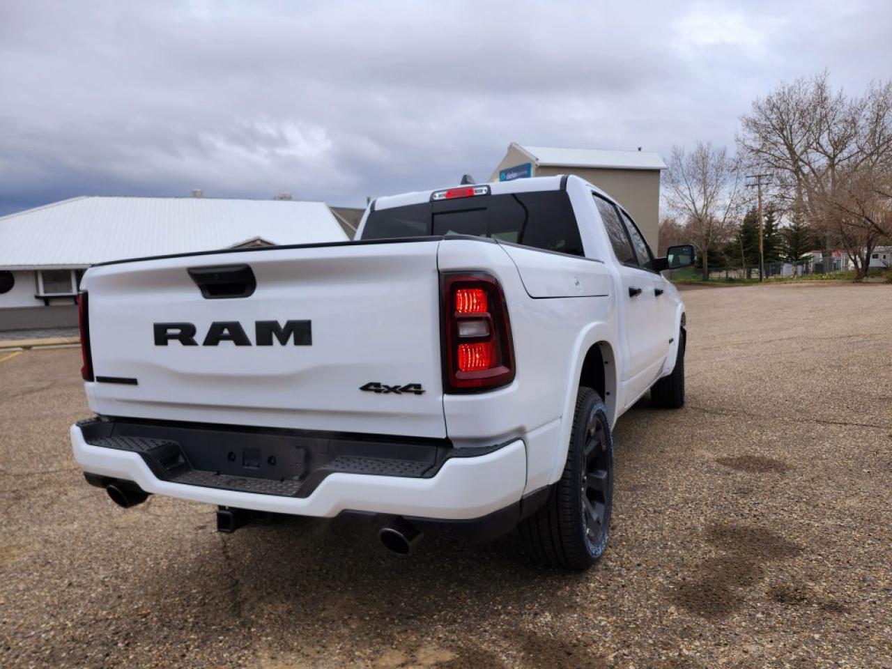 New 2025 RAM 1500 Big Horn cabine d'équipe 4x4 caisse de 5 pi 7 po for sale in Medicine Hat, AB