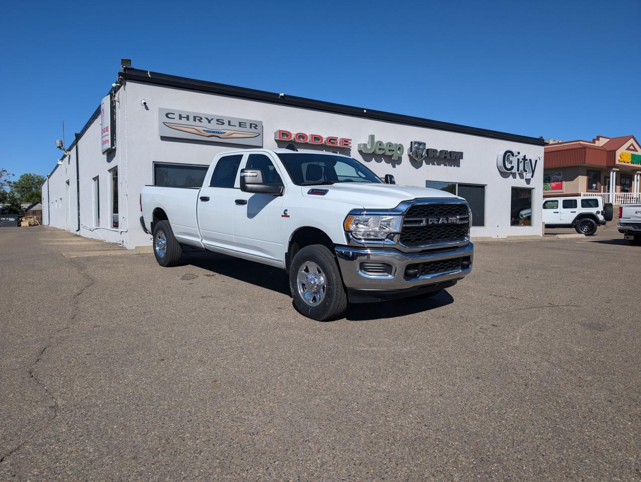 New 2024 RAM 3500 Tradesman cabine d'équipe 4x4 caisse de 8 pi for sale in Medicine Hat, AB