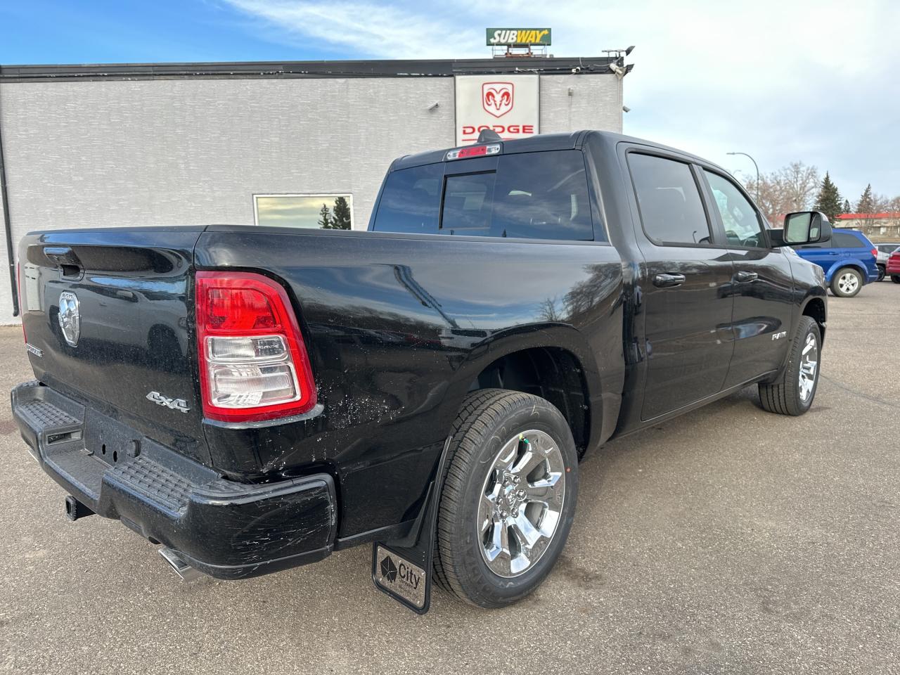 New 2024 RAM 1500 Big Horn cabine d'équipe 4x4 caisse de 5 pi 7 po for sale in Medicine Hat, AB