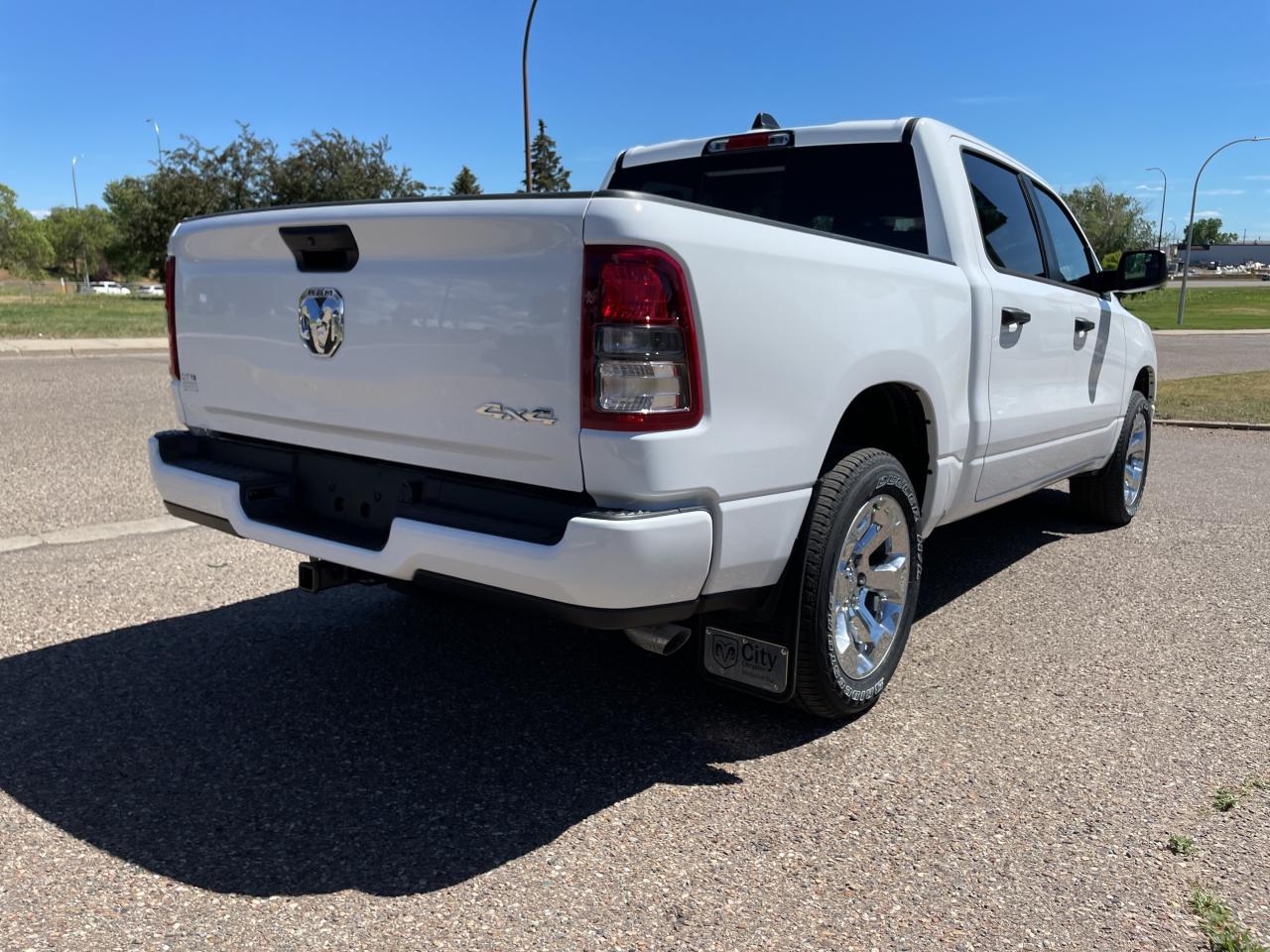 New 2024 RAM 1500 Tradesman cabine d'équipe 4x4 caisse de 5 pi 7 po for sale in Medicine Hat, AB