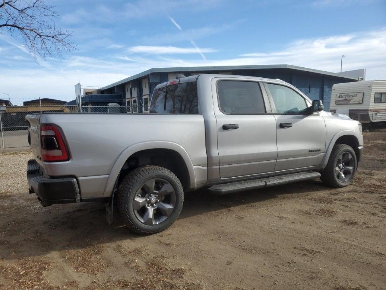 New 2024 RAM 1500 Big Horn cabine d'équipe 4x4 caisse de 5 pi 7 po for sale in Medicine Hat, AB