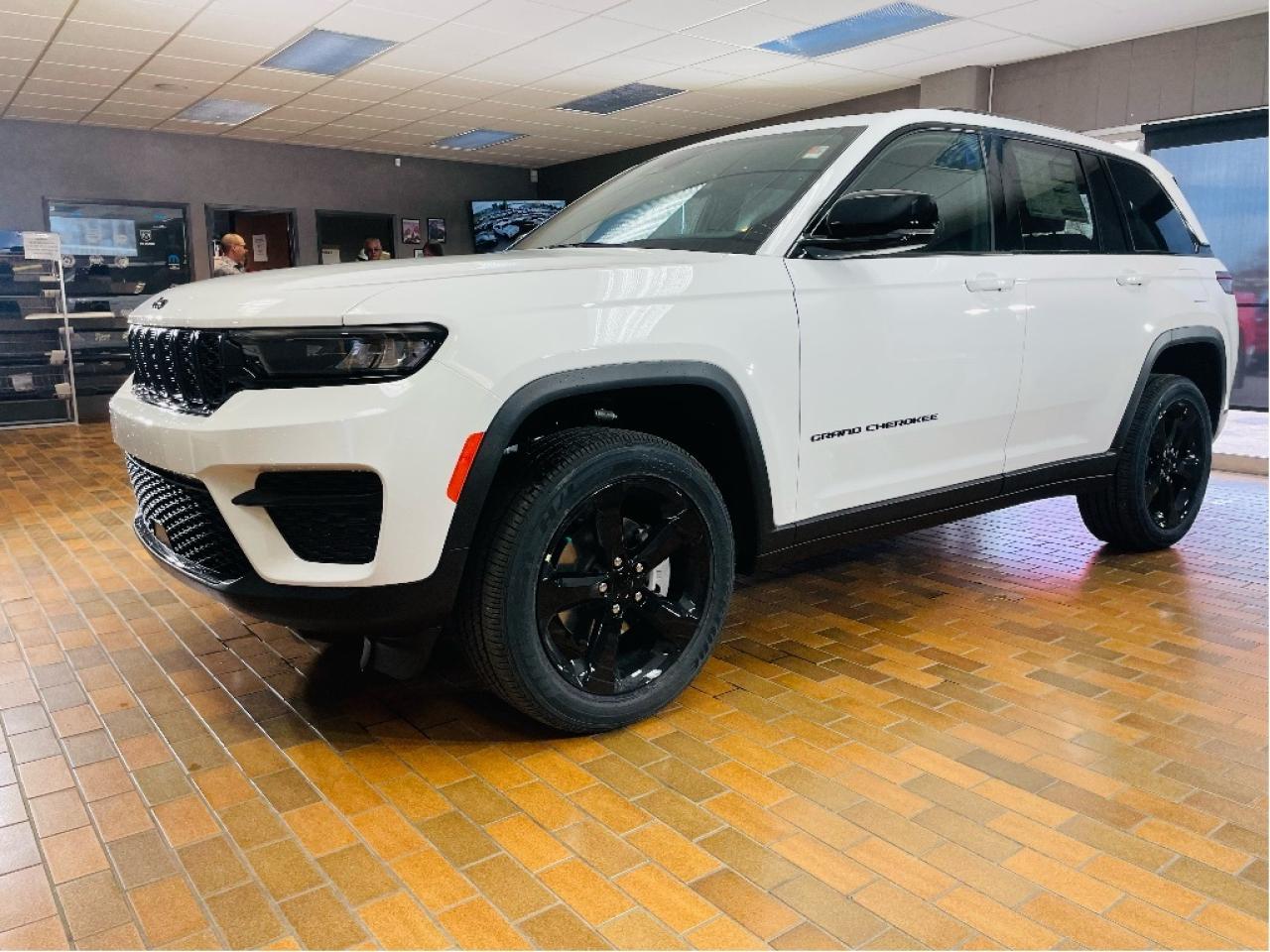 New 2024 Jeep Grand Cherokee ALTITUDE 4X4 for sale in Medicine Hat, AB