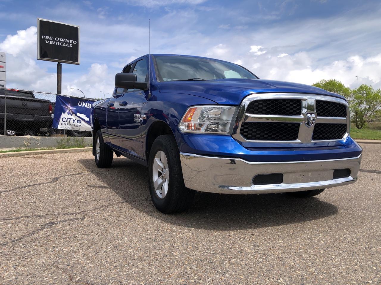 Used 2019 RAM 1500 Classic SLT Quad Cab 4x4 caisse de 6 pi 4 po for sale in Medicine Hat, AB