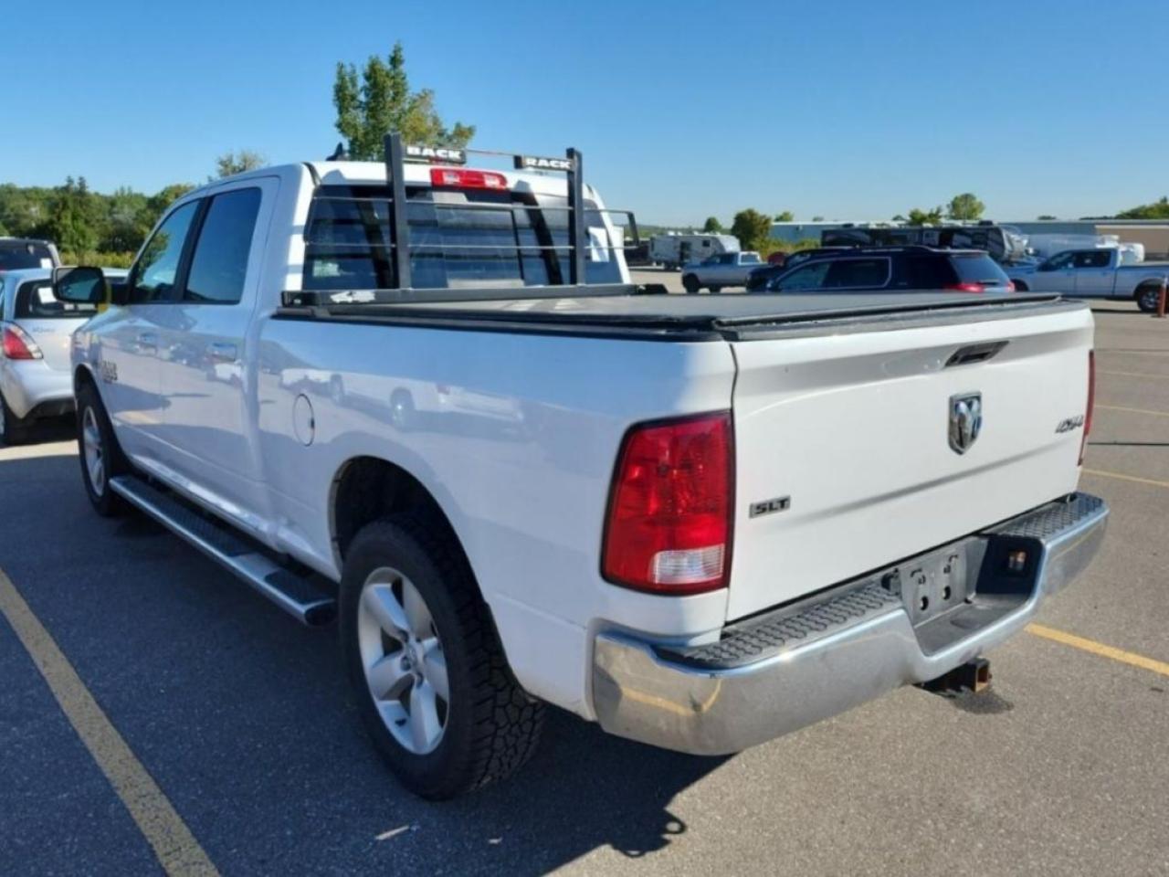 2019 RAM 1500 Classic SLT - CREW * LEATHER*SUNROOF*NAV* - Photo #2