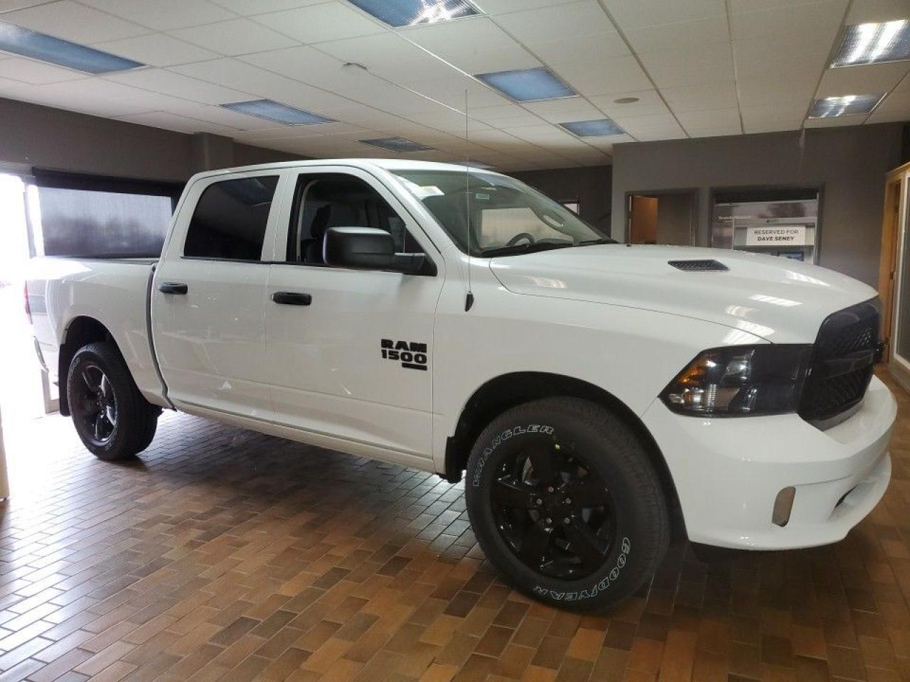 New 2023 RAM 1500 Classic Express cabine d'équipe 4x4 caisse de 5 pi 7 po for sale in Medicine Hat, AB