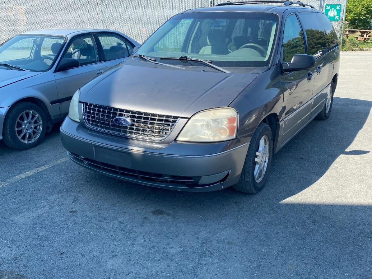 Used 2005 Ford Freestar SEL for sale in Drummondville, QC