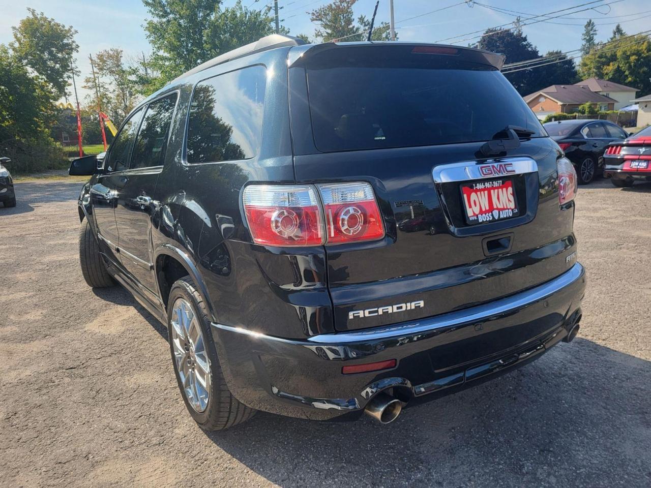 2012 GMC Acadia Denali FWD Photo2
