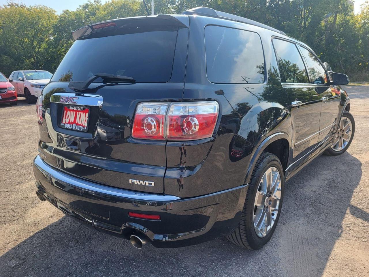 2012 GMC Acadia Denali FWD Photo4