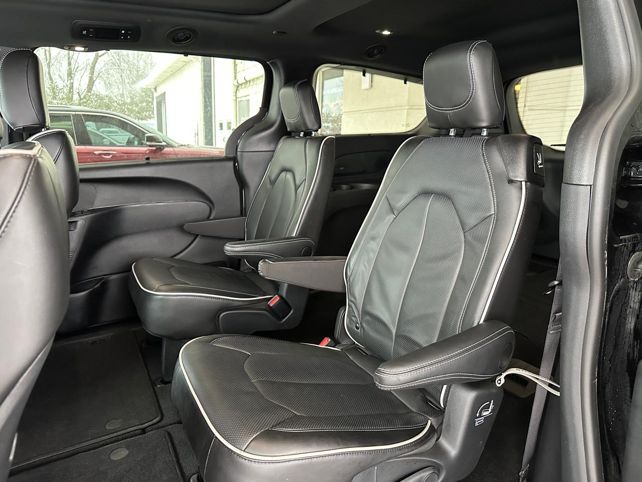 2025 Chrysler Pacifica Limited Photo