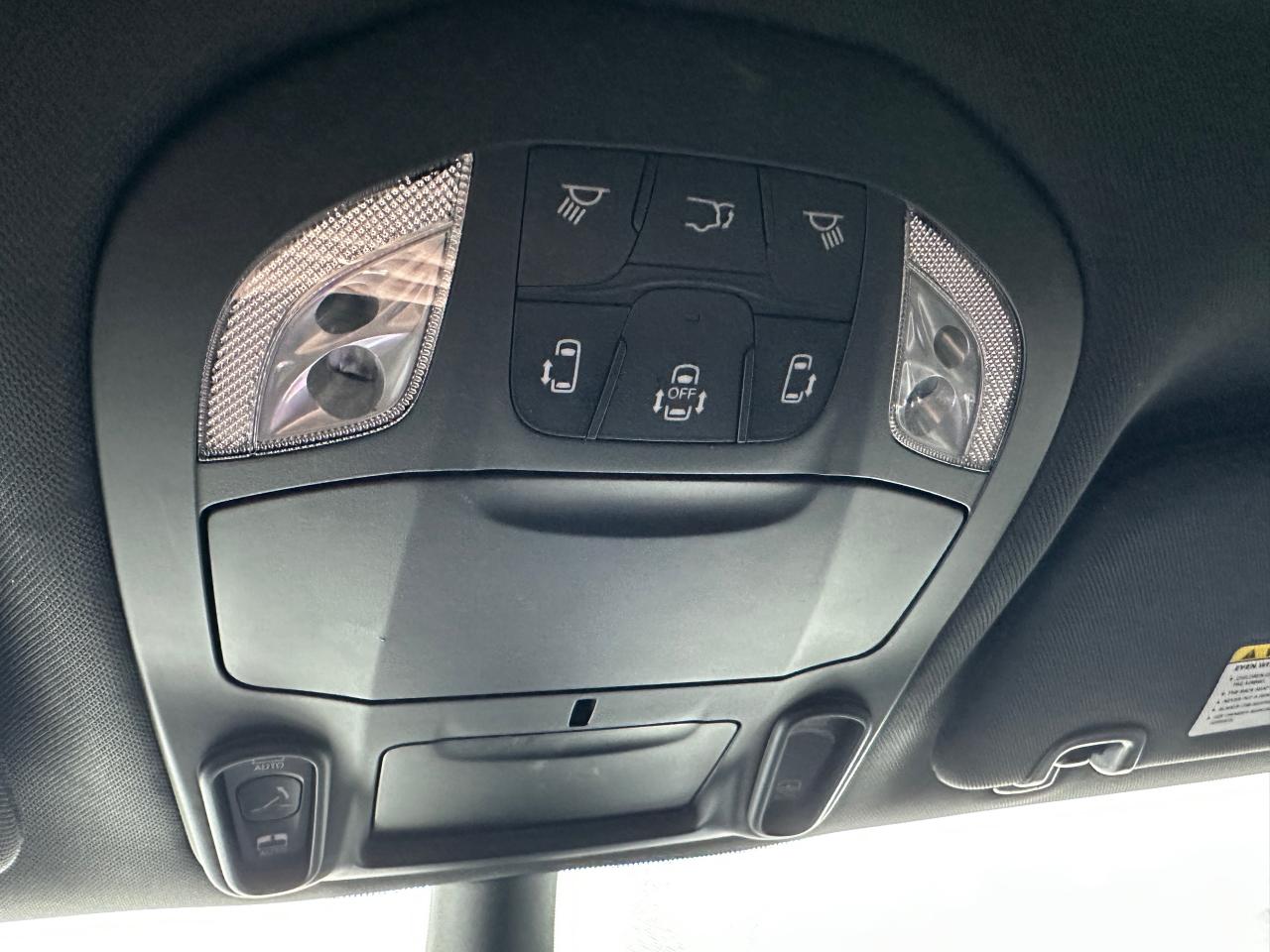 2025 Chrysler Pacifica Limited Photo