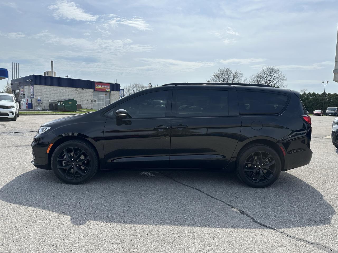 2025 Chrysler Pacifica Limited Photo