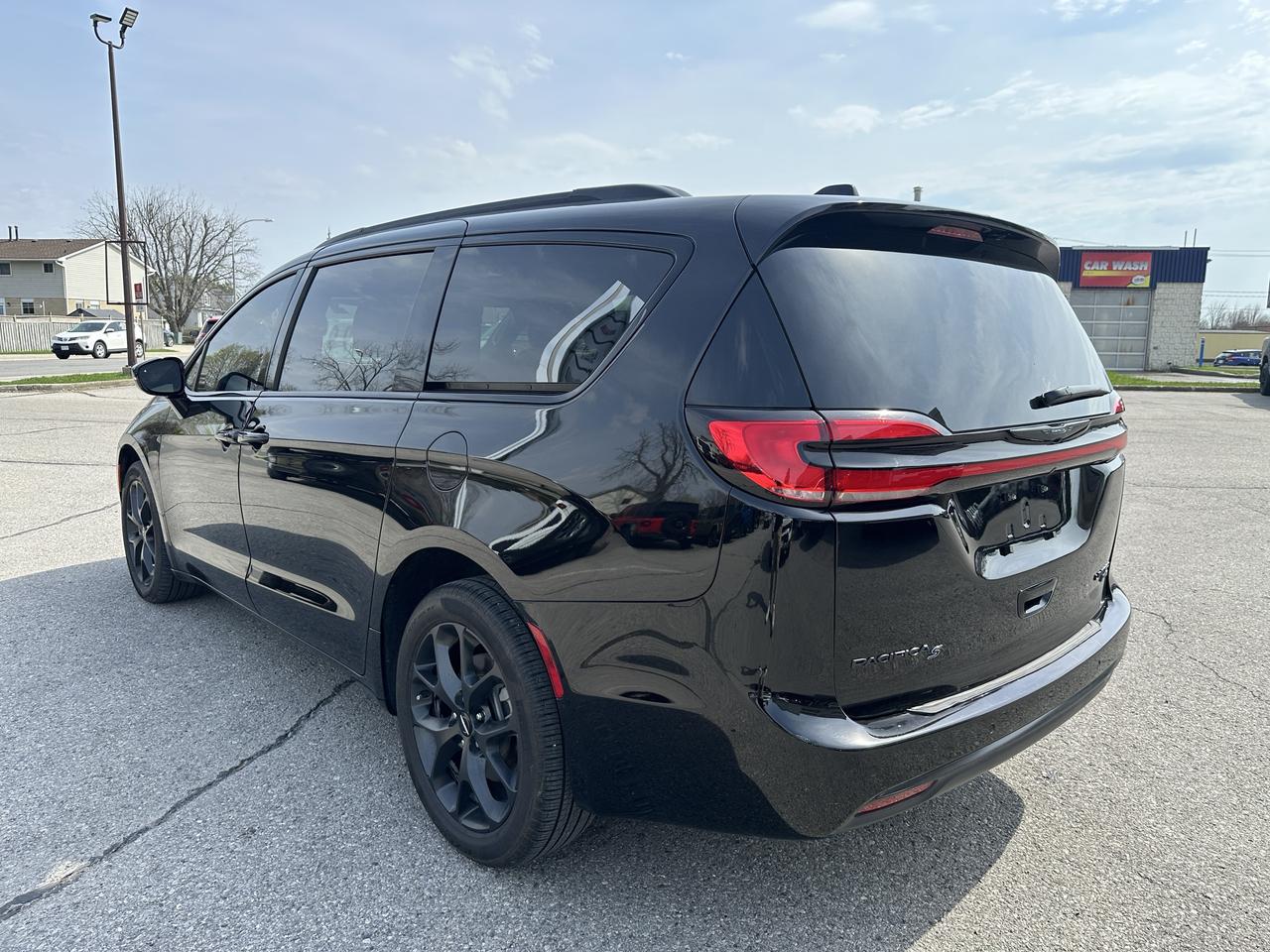 2025 Chrysler Pacifica Limited Photo