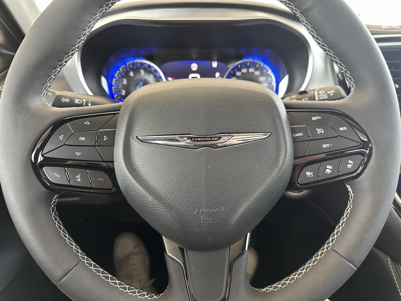 2025 Chrysler Pacifica Limited Photo