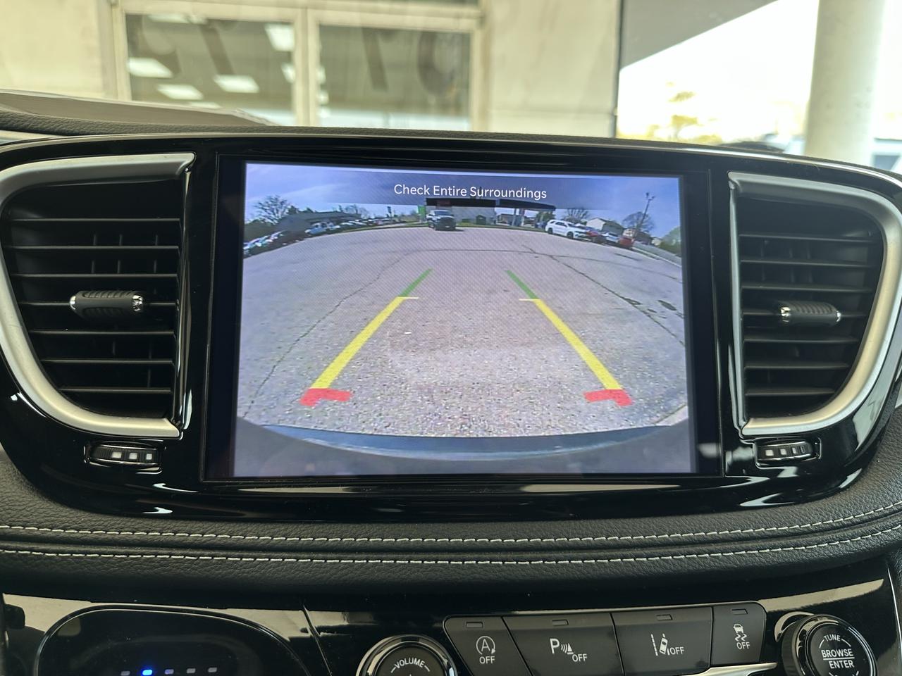 2025 Chrysler Pacifica Limited Photo