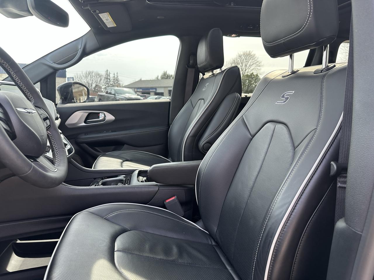 2025 Chrysler Pacifica Limited Photo