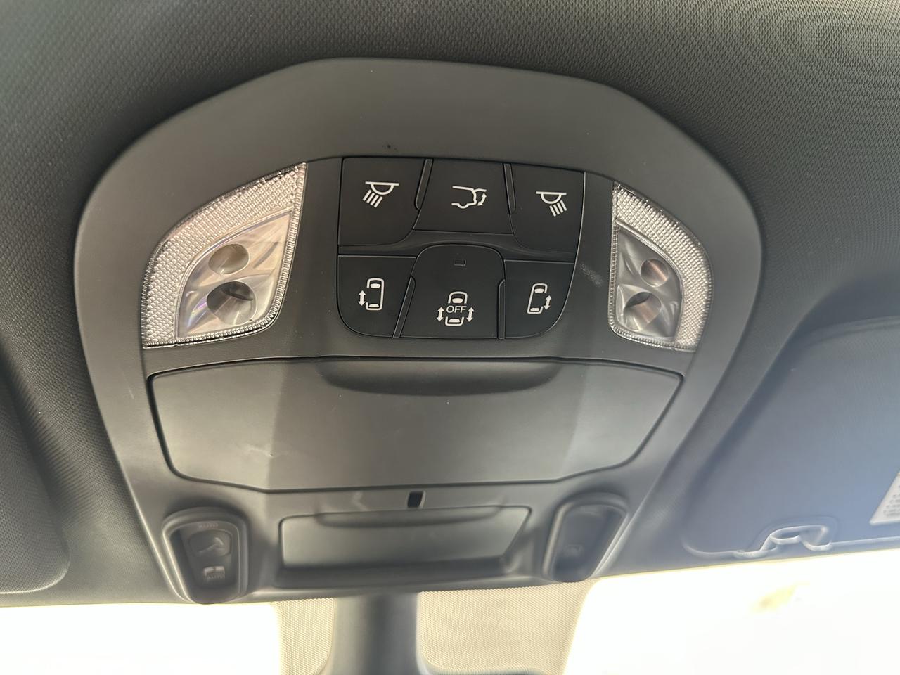 2025 Chrysler Pacifica Limited Photo