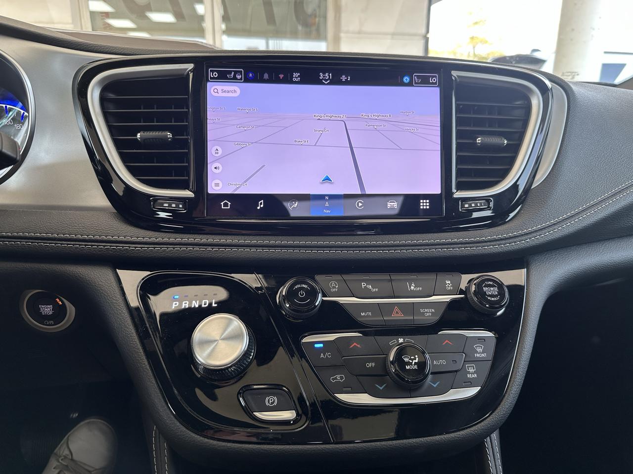 2025 Chrysler Pacifica Limited Photo