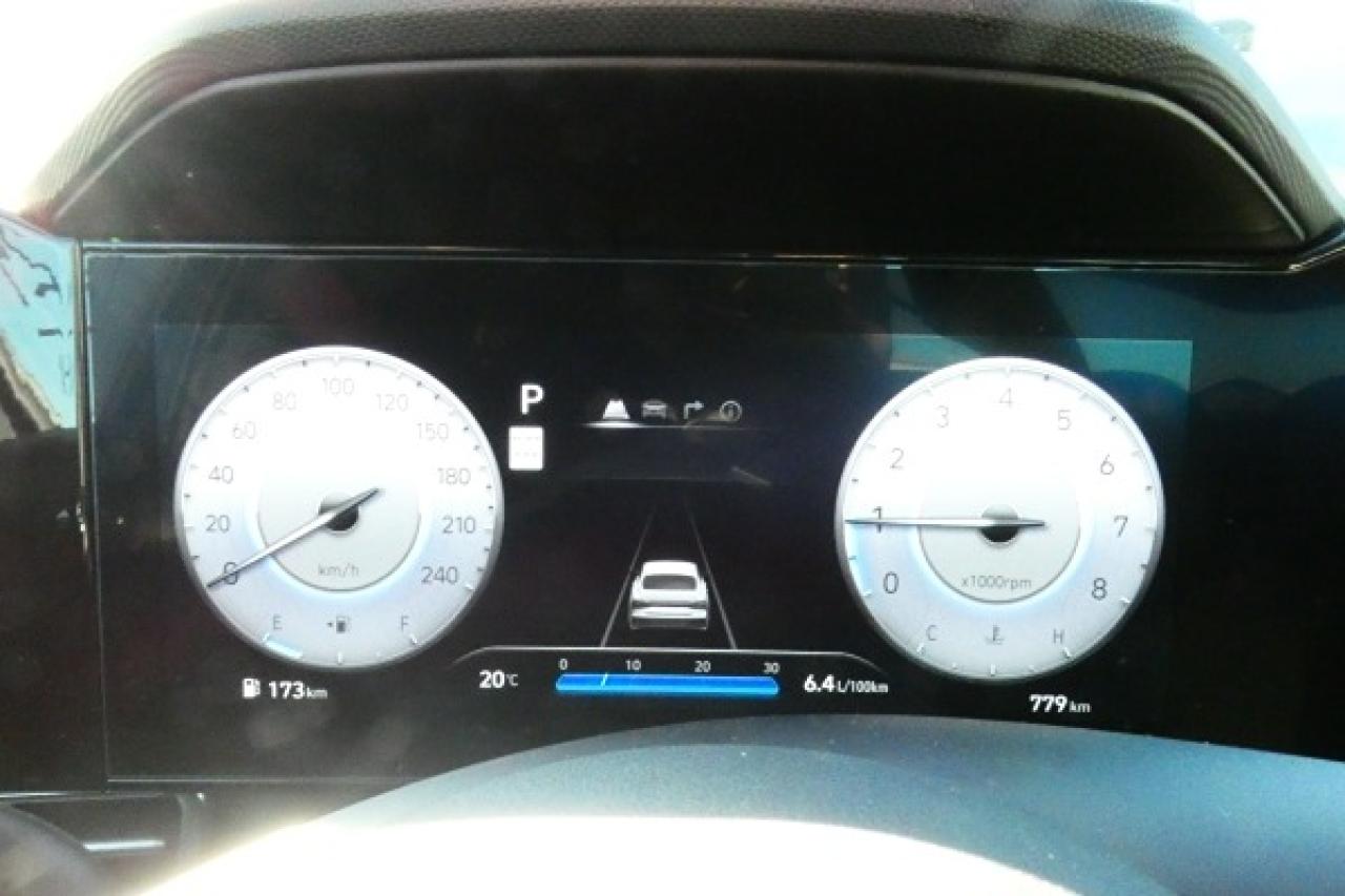 2024 Hyundai Elantra Preferred IVT w/Tech Pkg, Htd cloth, S/R, NAV, BUC - Photo #12