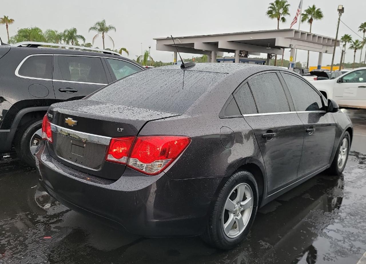 2015 Chevrolet Cruze 4dr Sdn Auto 1LT *Florida Quality* Photo2