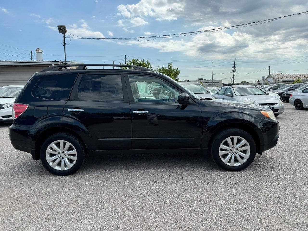 2011 Subaru Forester X Limited Photo3
