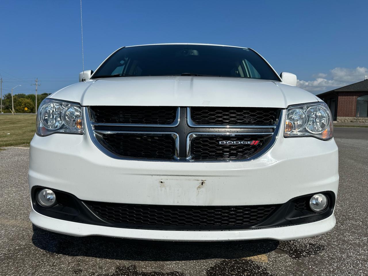 2017 Dodge Grand Caravan SXT Premium Plus - Photo #8